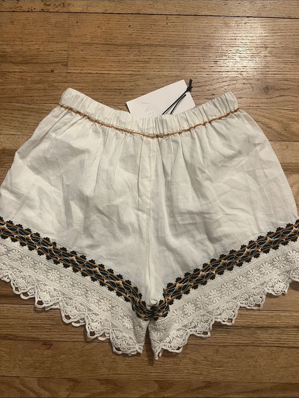 Zara Embroidered White Crochet-Hem Women’s Shorts - Picture 2 of 2